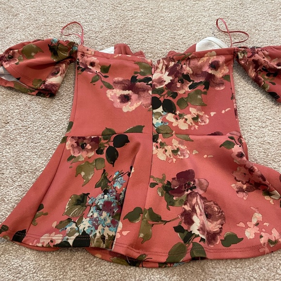 Guess-Beautiful summer off shoulder top - Picture 4 of 4